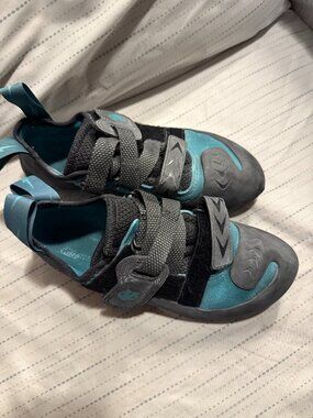 Evolv Kira Women's Climbing Shoe EU38 Teal Beginner Shoe — Toe Rand Wear